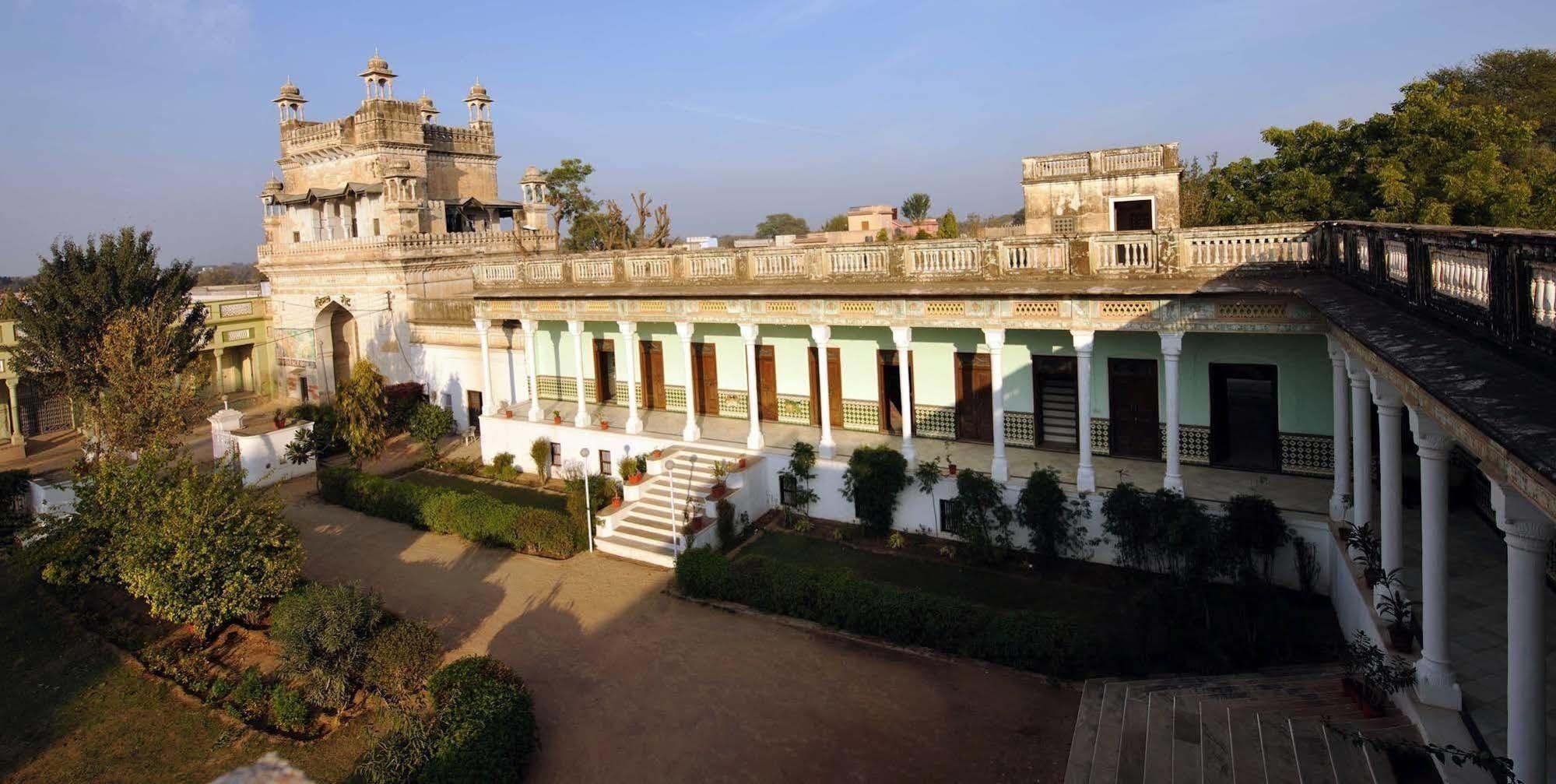 Neemrana'S - Piramal Haveli Hotel Bagar Exterior photo